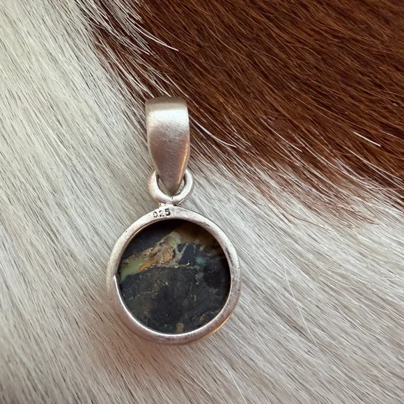 ❤️ Black Jack Turquoise Round Lightning Pendant Navajo Style Sterling Unisex - Picture 8 of 13